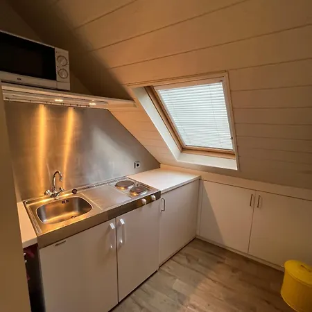 Liebevoll Eingerichtete Dachgeschosswohnung *